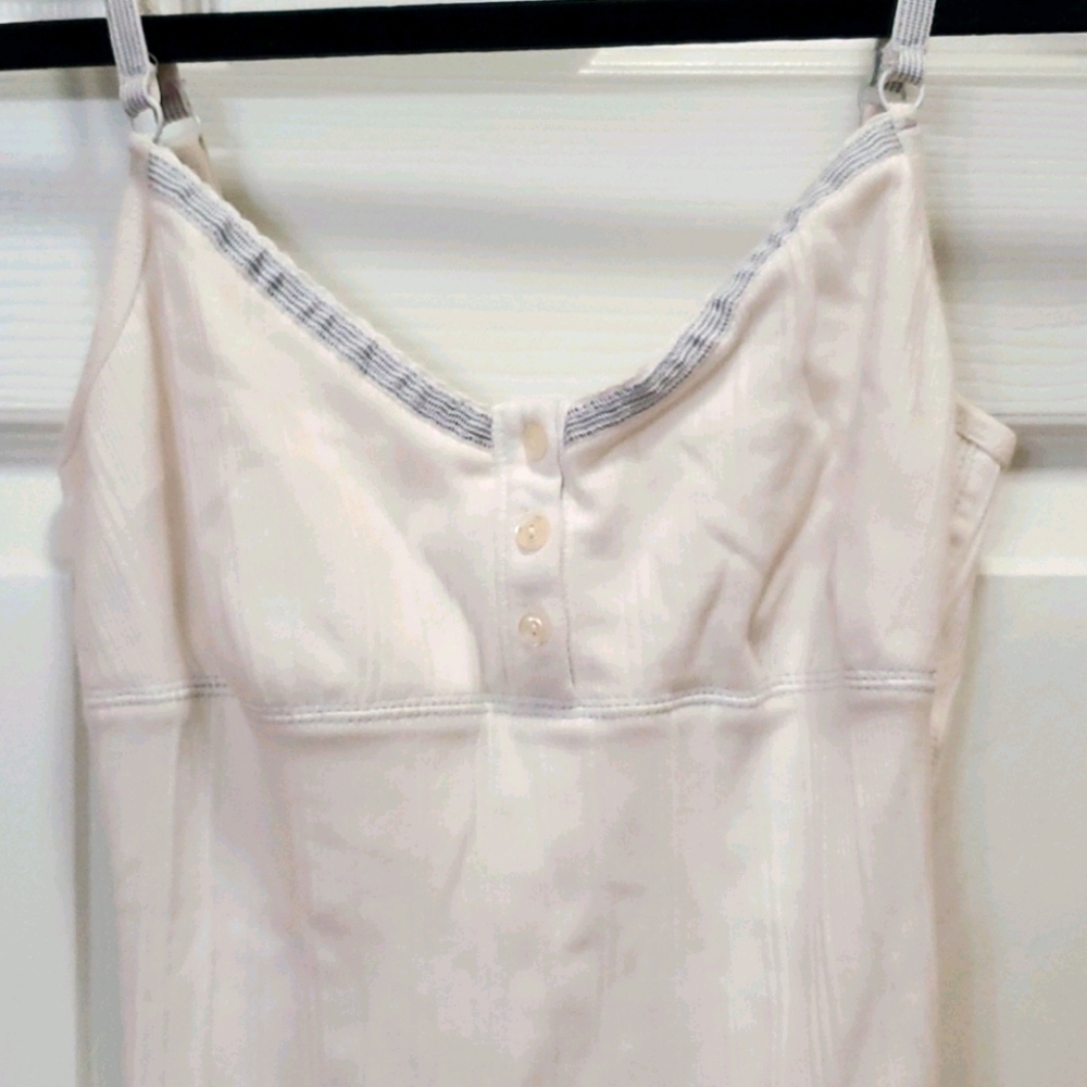 White Tank - Picture 2 of 4